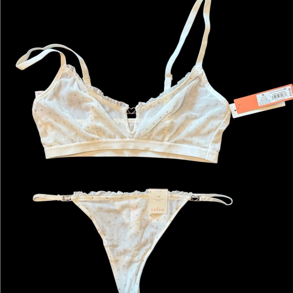 Colsie Cream Bralette and Panty Set